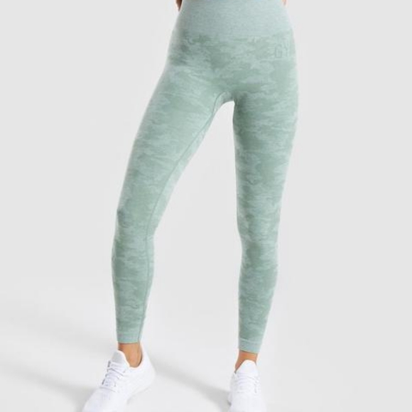 Gymshark Camo Seamless Leggings and Crop Top Set - Picture 3 of 6